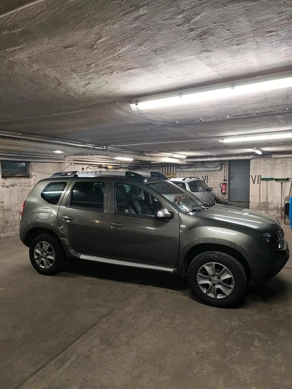 Gebraucht Dacia Duster 106 PS (77 kW) 2015 Grün SUV