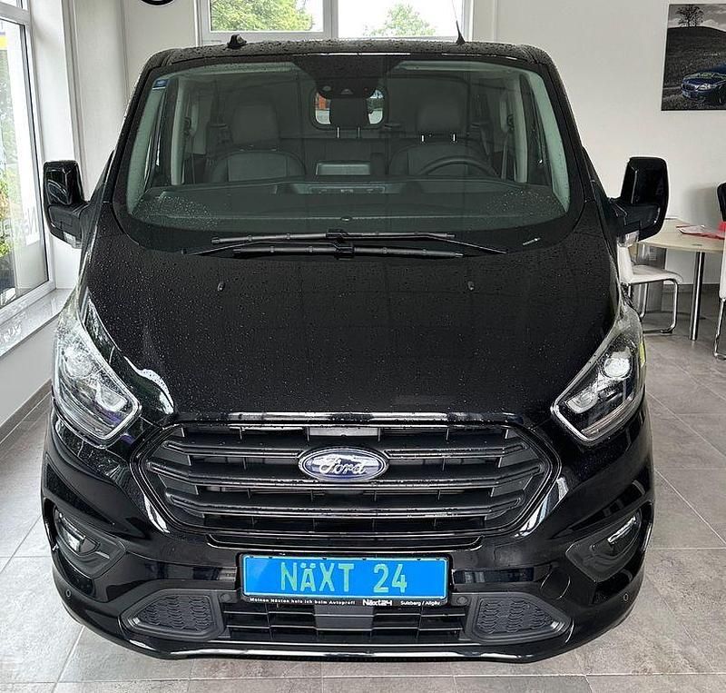Schwarz Gebraucht 2022 Ford Tourneo Kombi | 37.500 € (Superpreis) - Bild 1/4