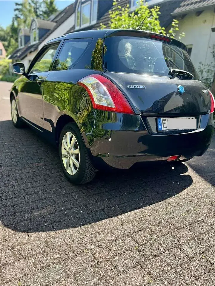 Gebraucht Suzuki Swift Basic 94 PS (69 kW) 2013 Kleinwagen