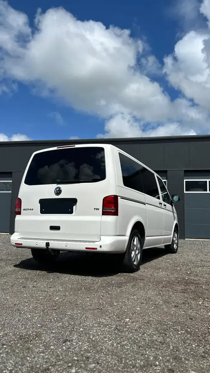 Gebraucht VW Multivan 102 PS (75 kW) 2011 Weiß Van / Kleinbus