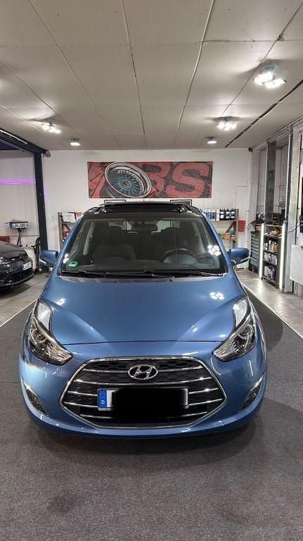 Gebraucht Hyundai ix20 Passion 125 PS (91 kW) 2016 Blau Kleinwagen