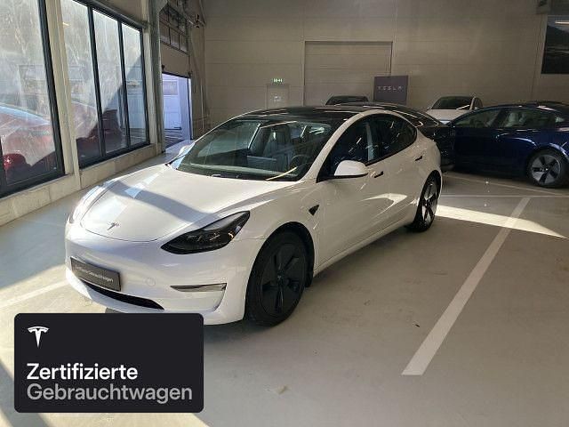Weiß Gebraucht 2021 Tesla Model 3 Long Range AWD Limousine | 33.200 € (Etwas zu teuer) - Bild 1/4