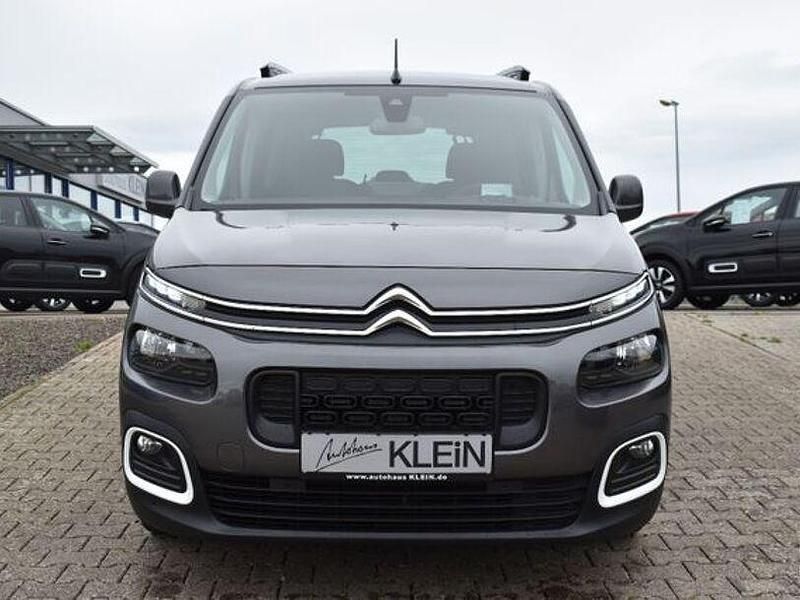 Grau Gebraucht 2019 Citroën Berlingo Feel Van / Kleinbus | 19.250 € (Etwas zu teuer) - Bild 1/4