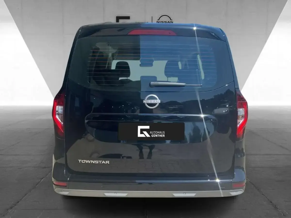 Gebraucht Nissan Townstar N-Connecta 131 PS (96 kW) 2025 Schwarz Kombi
