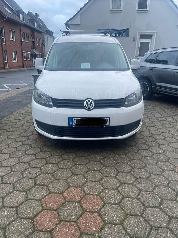 Weiß Gebraucht 2012 VW Caddy Maxi Van / Kleinbus | 13.000 € (Etwas zu teuer) - Bild 1/4
