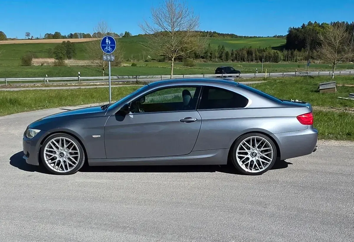 Gebraucht BMW 335 Performance 306 PS (225 kW) 2010 Grau Coupé
