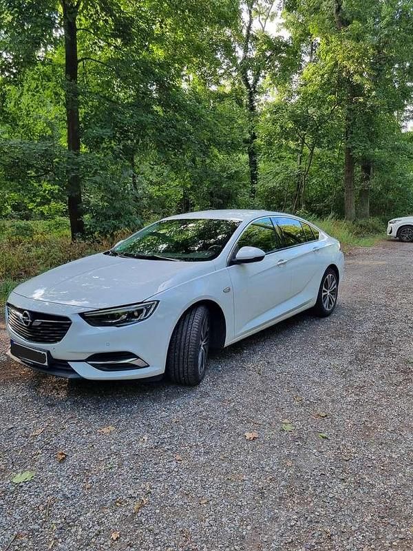 Gebraucht Opel Insignia Innovation 165 PS (121 kW) 2017 Weiß Limousine
