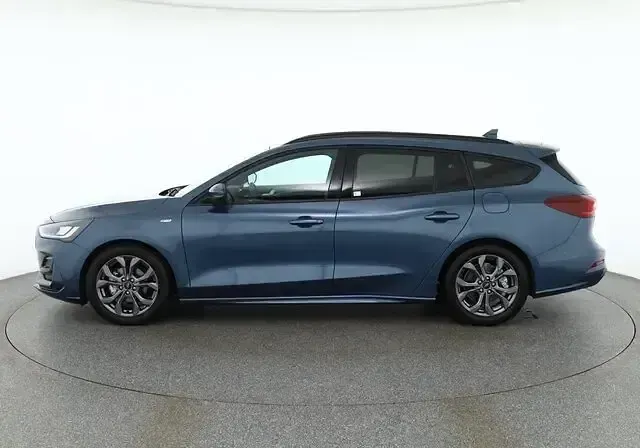 Gebraucht Ford Focus ST-Line X 155 PS (114 kW) 2024 Blau Limousine