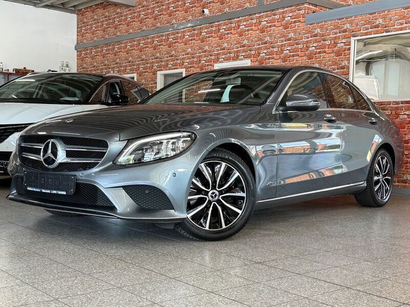 Selenitgrau Gebraucht 2019 Mercedes C220 Limousine | 22.980 € (Fairer Preis) - Bild 1/4