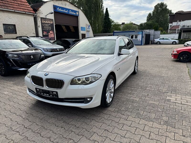 Weiß Gebraucht 2010 BMW 520 Sport Line Kombi | 9.190 € (Guter Preis) - Bild 1/4