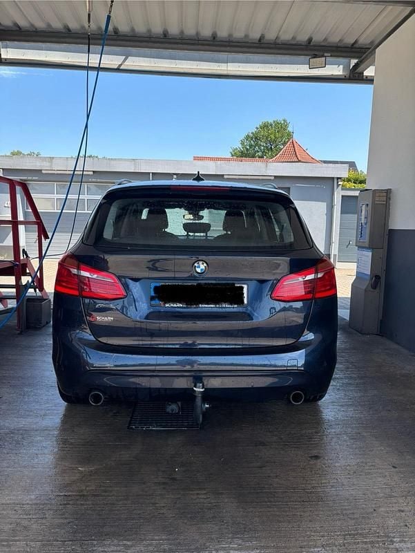Blau Gebraucht 2015 BMW 220 Performance Kombi | 15.350 € (Fairer Preis) - Bild 1/4