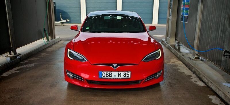 Rot Gebraucht 2019 Tesla Model S Limousine | 32.000 € - Bild 1/4