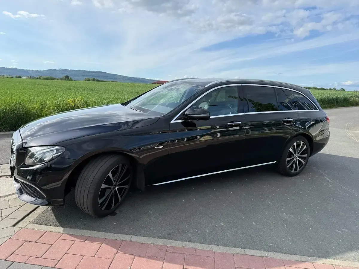 Gebraucht Mercedes E220 194 PS (142 kW) 2018 Schwarz Kombi