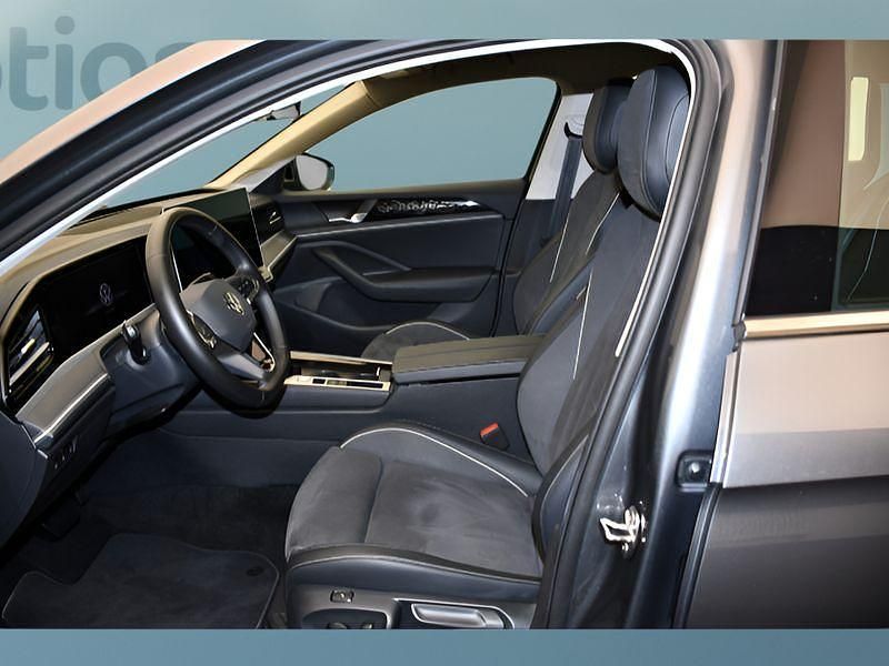 Gebraucht VW Passat 150 PS (110 kW) 2024 Grau Kombi