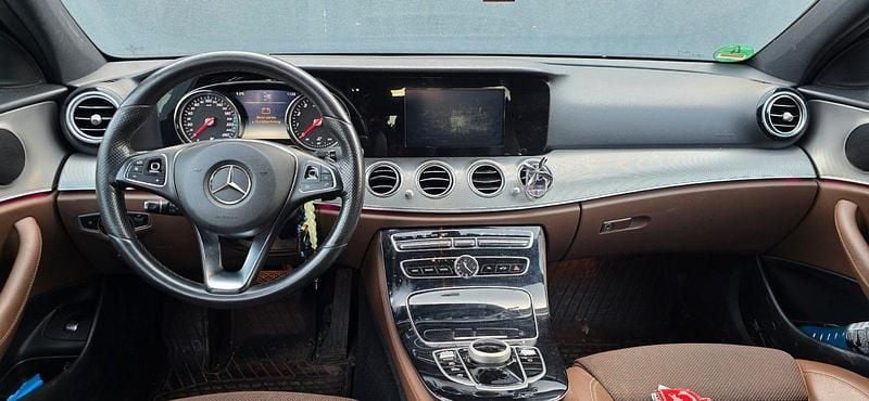 Gebraucht Mercedes E200 Avantgarde 184 PS (135 kW) 2017 Weiß Limousine