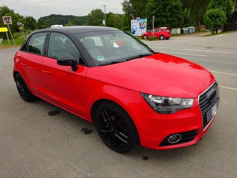 Gebraucht Audi A1 Sportback Attraction 96 PS (70 kW) 2013 Rot Kleinwagen
