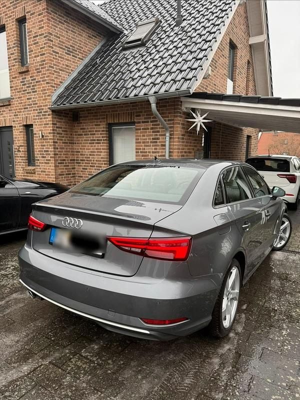Gebraucht Audi A3 115 PS (84 kW) 2019 Grau Limousine