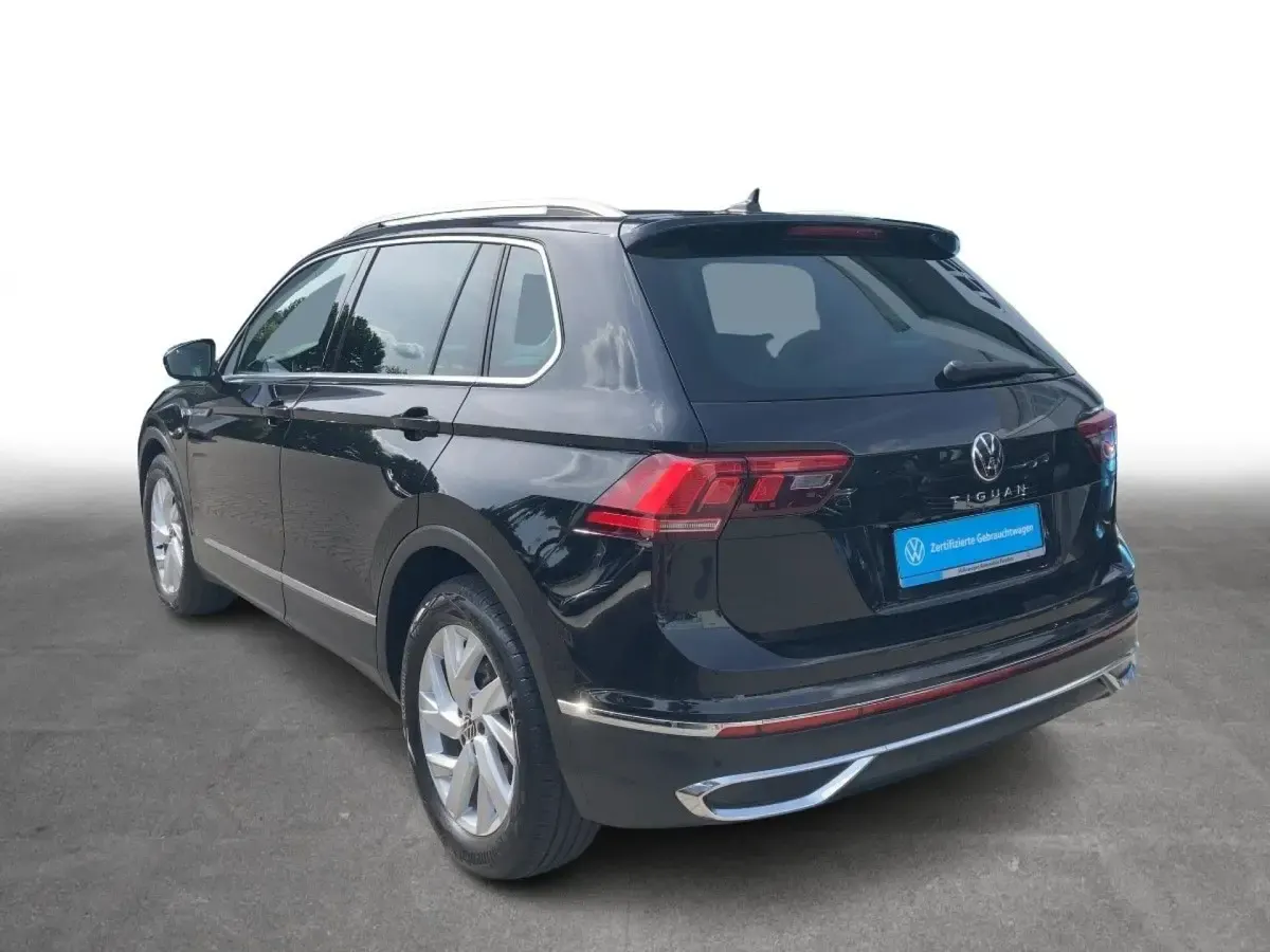 Gebraucht VW Tiguan Elegance 150 PS (110 kW) 2023 Deep black perleffekt SUV