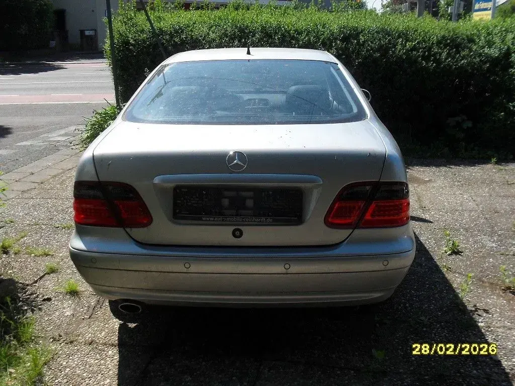 Gebraucht Mercedes CLK230 Avantgarde 197 PS (144 kW) 2001 Silber