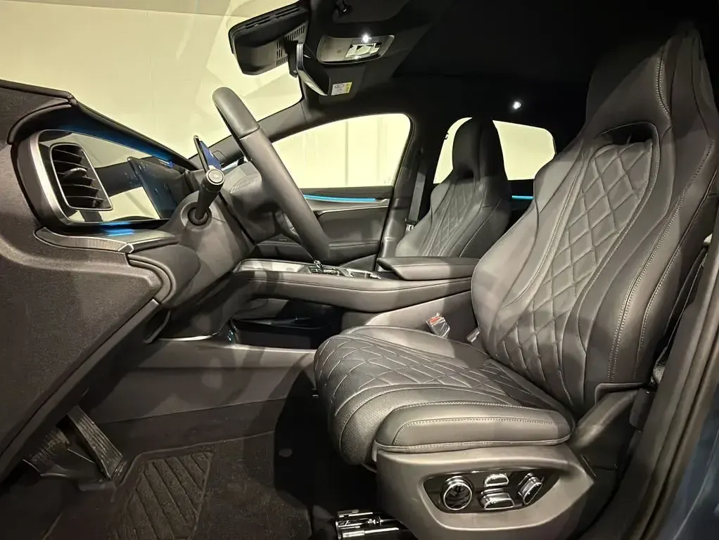 Ny BYD Sealion 7 Design 389 kW (530 HK) 2025 Grå SUV