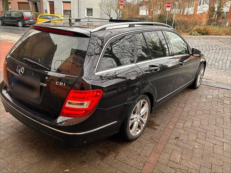 Gebraucht Mercedes C220 170 PS (125 kW) 2012 Schwarz Kombi