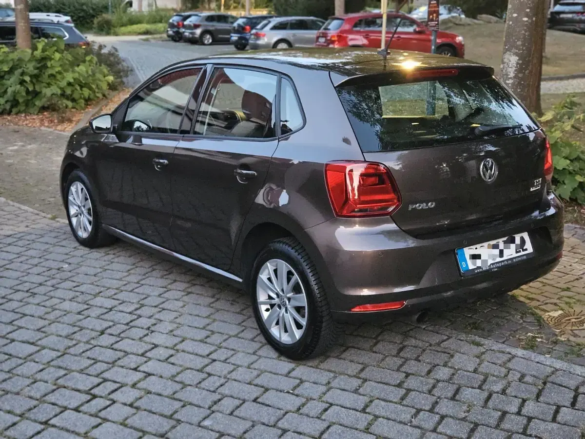 Gebraucht VW Polo 90 PS (66 kW) 2014 Braun Limousine
