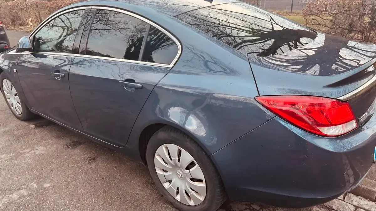 Gebraucht Opel Insignia 136 PS (100 kW) 2013 Blau Limousine