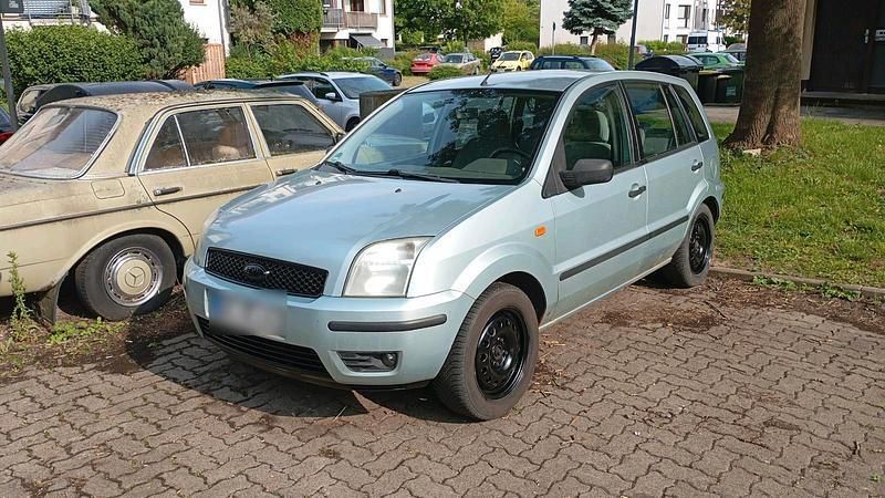 Silber Gebraucht 2003 Ford Fusion Limousine | 900 € (Guter Preis) - Bild 1/4