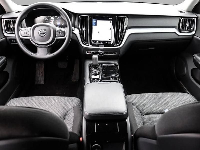 Gebraucht Volvo V60 Core 398 PS (292 kW) 2022 Rot Kombi