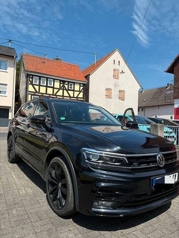 Gebraucht VW Tiguan Allspace 200 PS (147 kW) 2021 Schwarz SUV