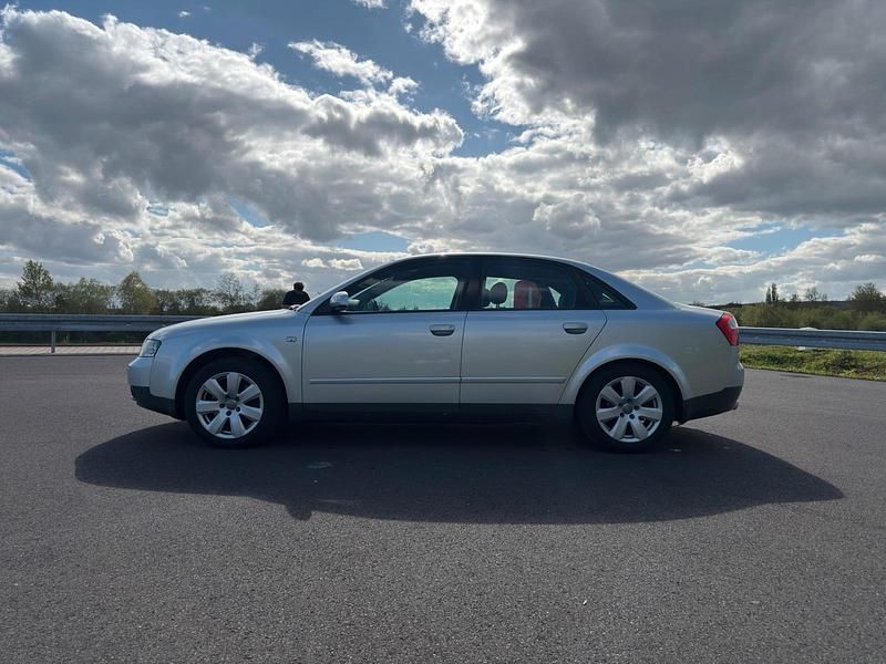 Gebraucht Audi A4 220 PS (161 kW) 2002 Silber Limousine