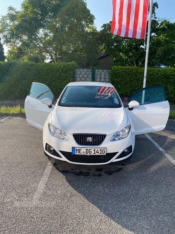 Weiß Gebraucht 2009 Seat Ibiza Sport Coupé | 3.800 € (Fairer Preis) - Bild 1/4