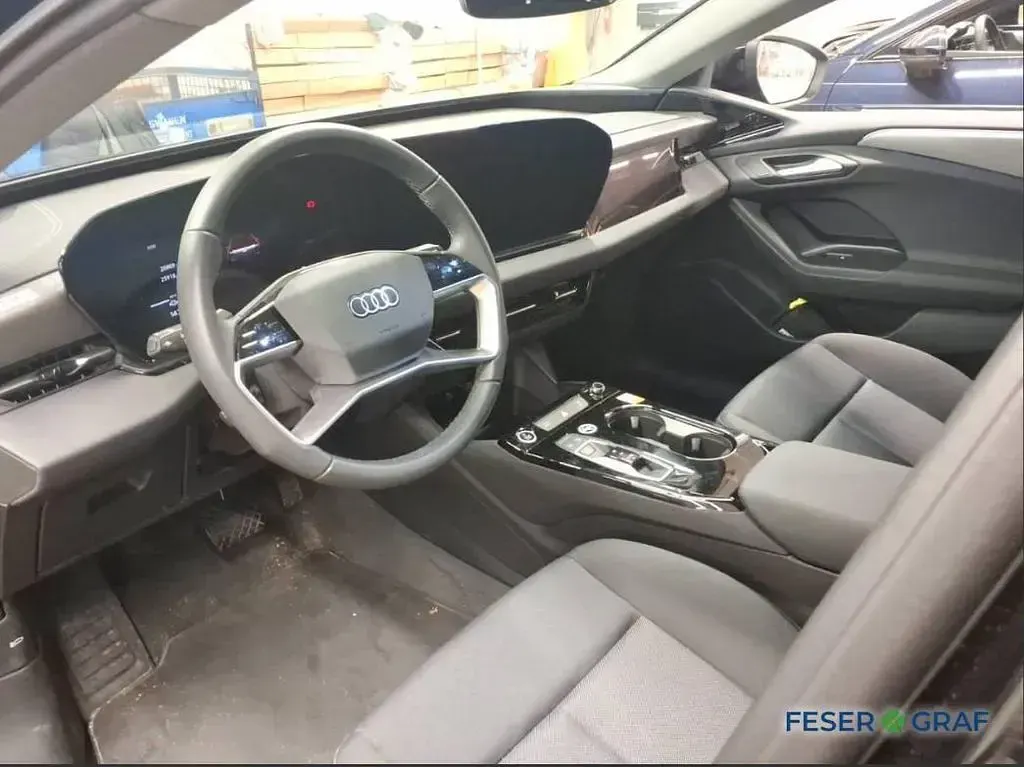 Gebraucht Audi A6 e-tron 210 kW (286 PS) 2025 Mythosschwarz metallic Kombi