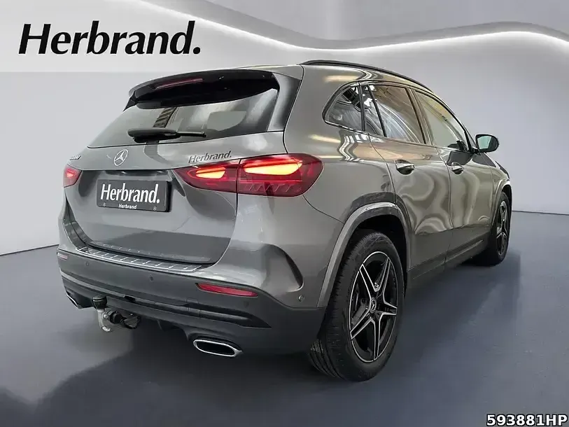 Gebraucht Mercedes GLA180 AMG 136 PS (100 kW) 2026 Other SUV