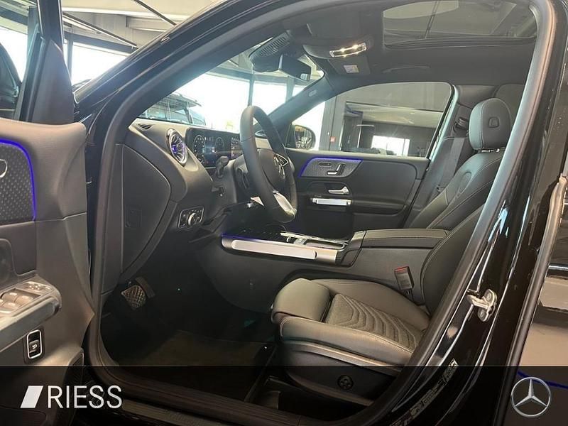 Gebraucht Mercedes GLB250 224 PS (164 kW) 2025 Metalliclack kosmosschwarz SUV