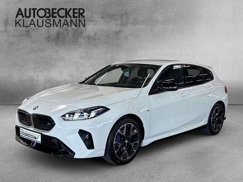 Alpinweiss iii Gebraucht 2024 BMW 135 M Sport Kleinwagen | 45.738 € (Teuer) - Bild 1/4