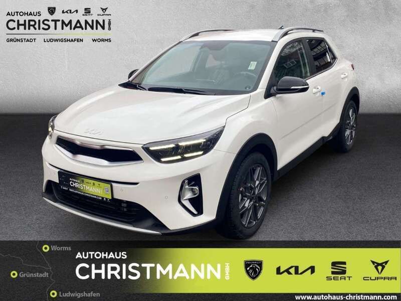Snow white pearl Neu 2024 Kia Stonic 4 SUV | 25.190 € (Fairer Preis) - Bild 1/4