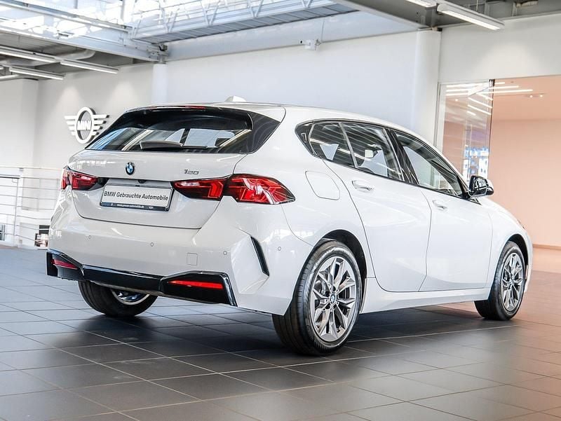 Gebraucht BMW 120 Shadowline 156 PS (114 kW) 2025 Weiß Kleinwagen