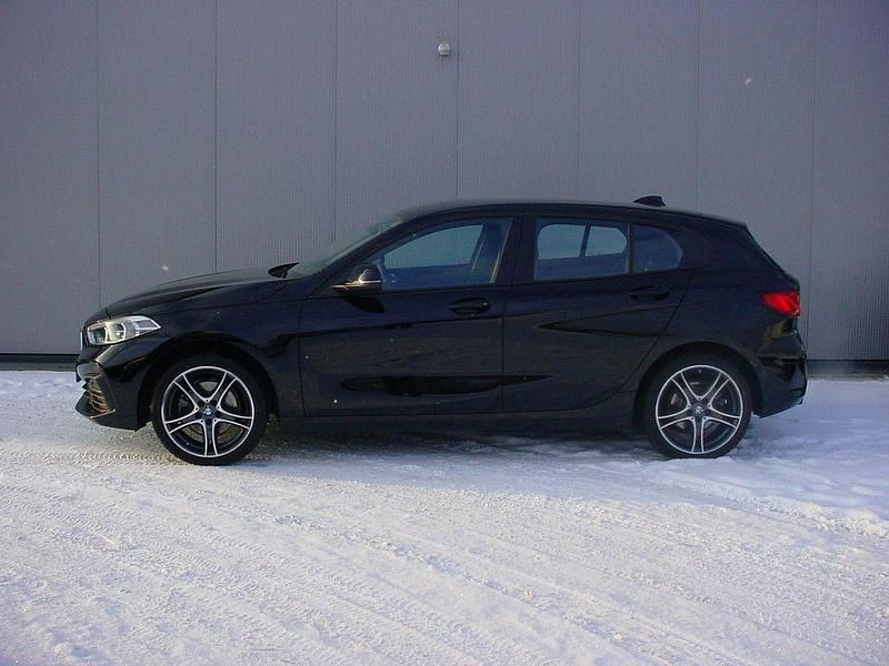 Schwarz Gebraucht 2024 BMW 118 Advantage Kleinwagen | 23.900 € (Fairer Preis) - Bild 1/4