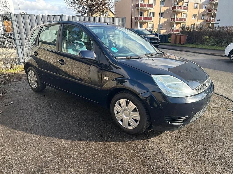 Gebraucht Ford Fiesta 80 PS (58 kW) 2005 Blau Kleinwagen