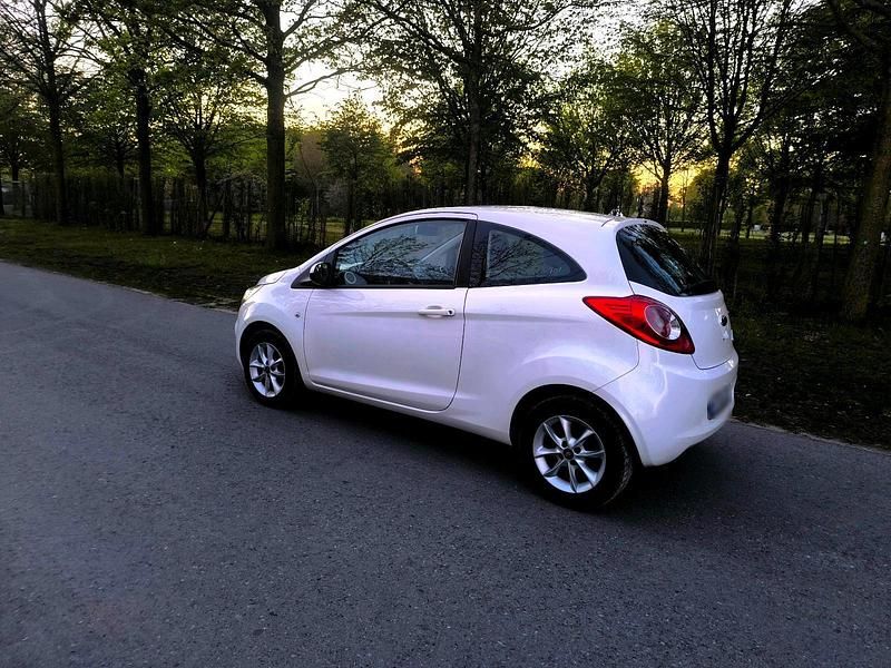 Second-hand Ford Ka 69 CP (50 kW) 2015 Alb Berlinǎ