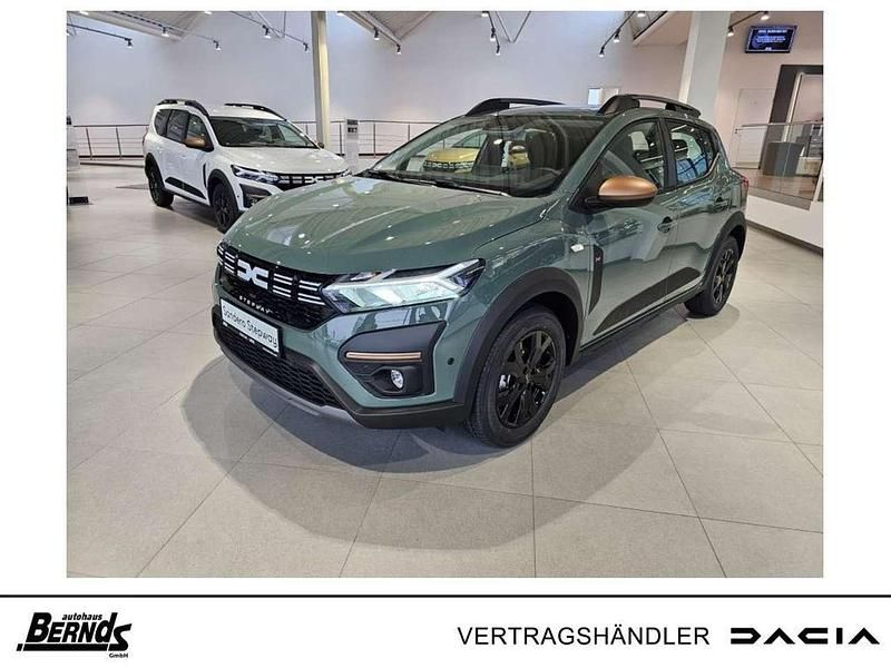 Safarigrüngrau metallic Neu 2025 Dacia Sandero Extreme Kleinwagen | 20.339 € (Etwas zu teuer) - Bild 1/4