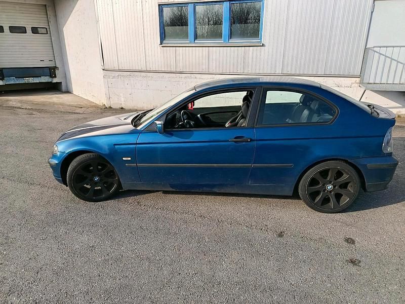 Gebraucht BMW 316 115 PS (84 kW) 2002 Blau Limousine