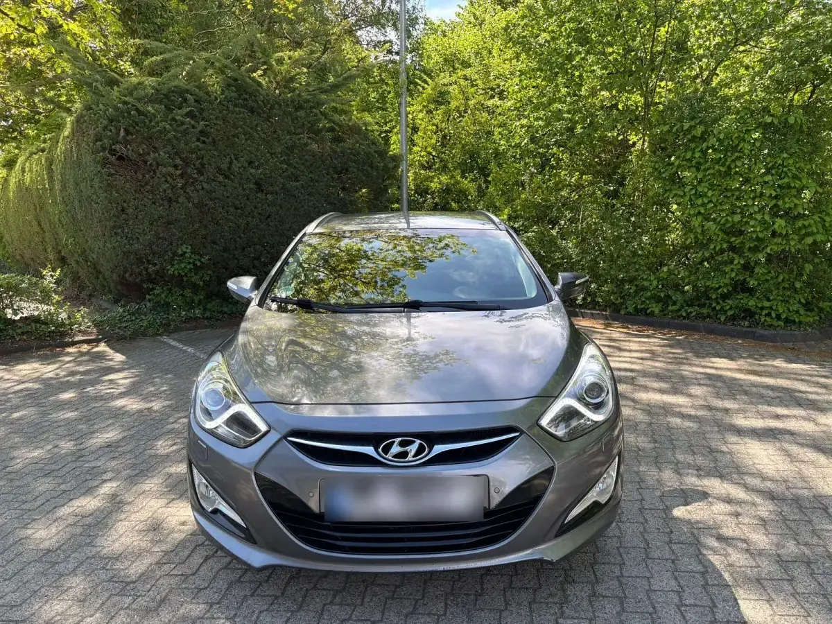 Gebraucht Hyundai i40 Premium 136 PS (100 kW) 2013 Grau Kombi