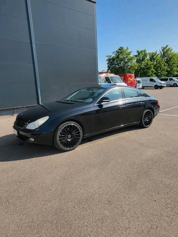 Grün Gebraucht 2025 Mercedes CLS350 Coupé | 8.900 € - Bild 1/4
