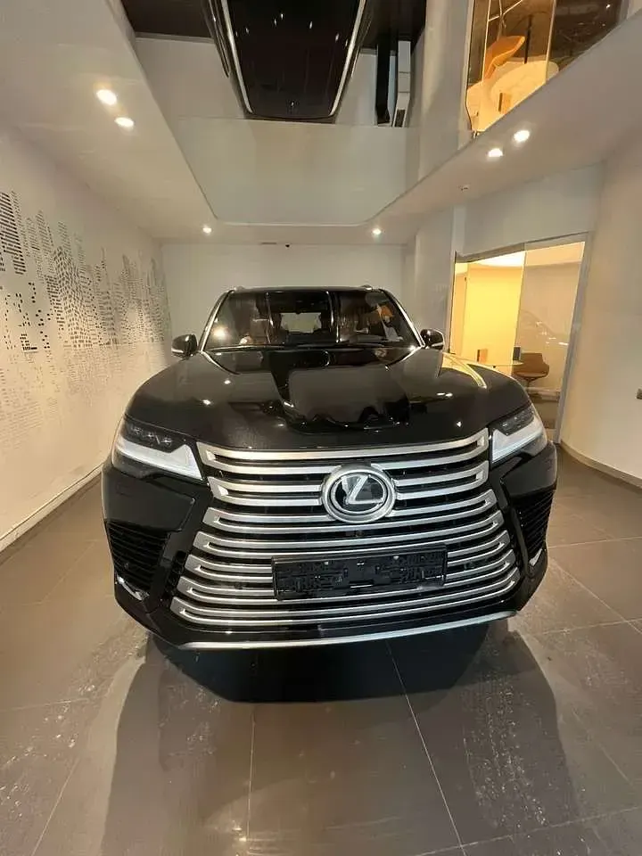 Neu Lexus LX600 415 PS (305 kW) 2026 Schwarz SUV