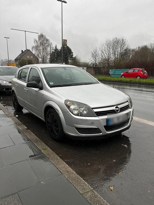 Gebraucht Opel Astra 101 PS (74 kW) 2004 Silber Kleinwagen