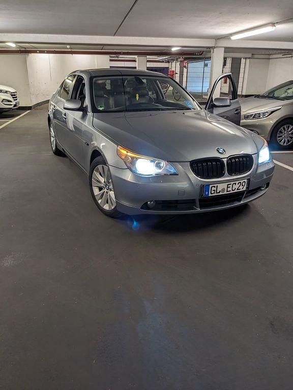 Gebraucht BMW 530 231 PS (169 kW) 2006 Grau Limousine