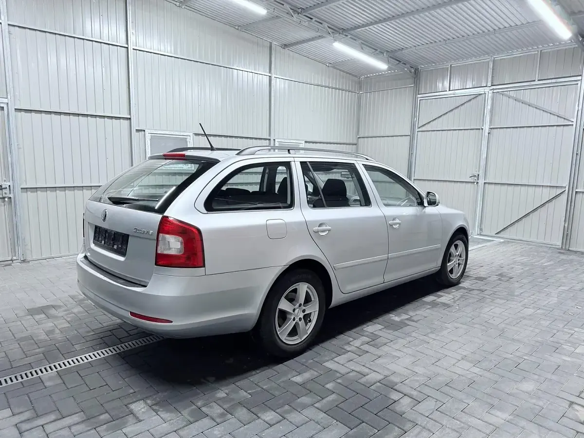 Gebraucht Skoda Octavia 105 PS (77 kW) 2013 Silber Kombi