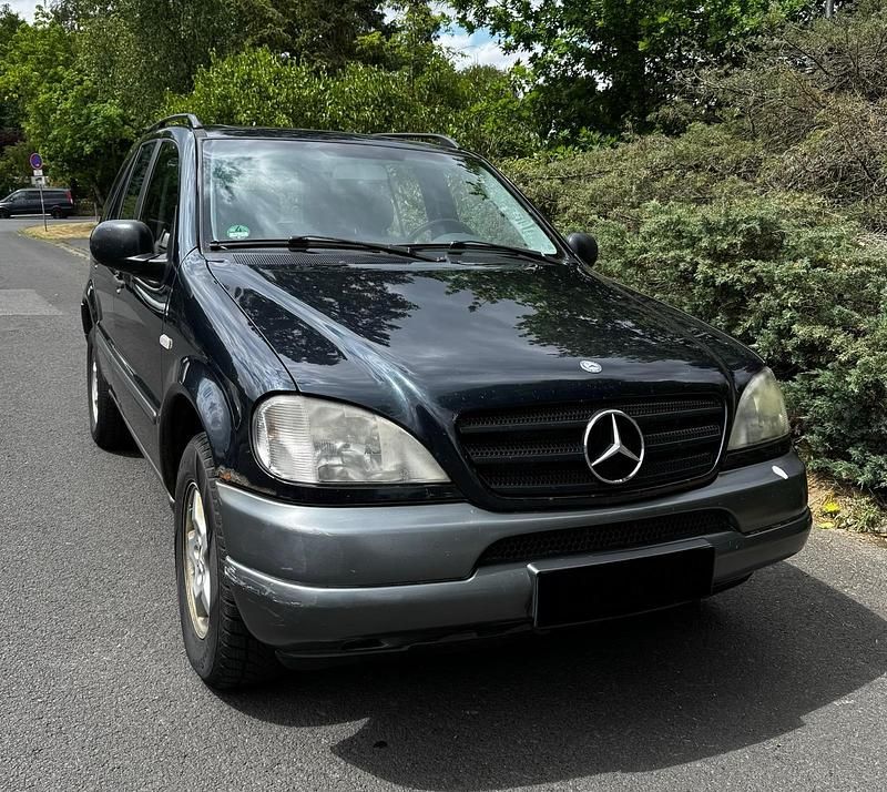Gebraucht Mercedes ML320 218 PS (160 kW) 2001 Blau SUV